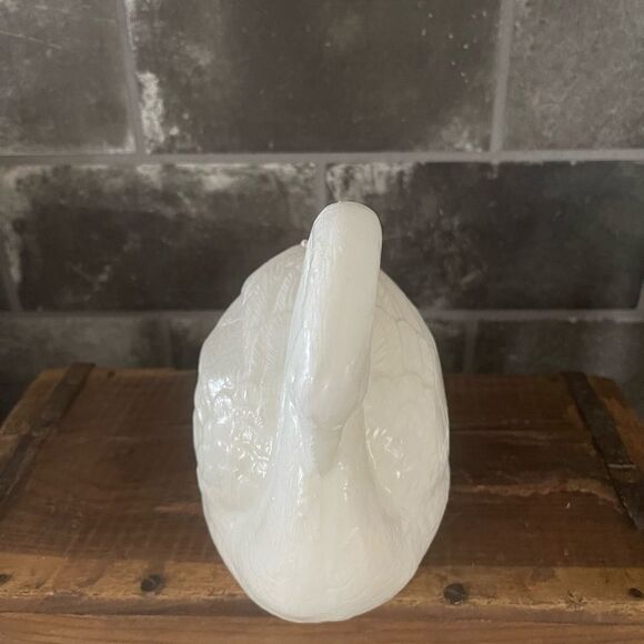Large Swan Candle never been burned - Picture 5 of 7
